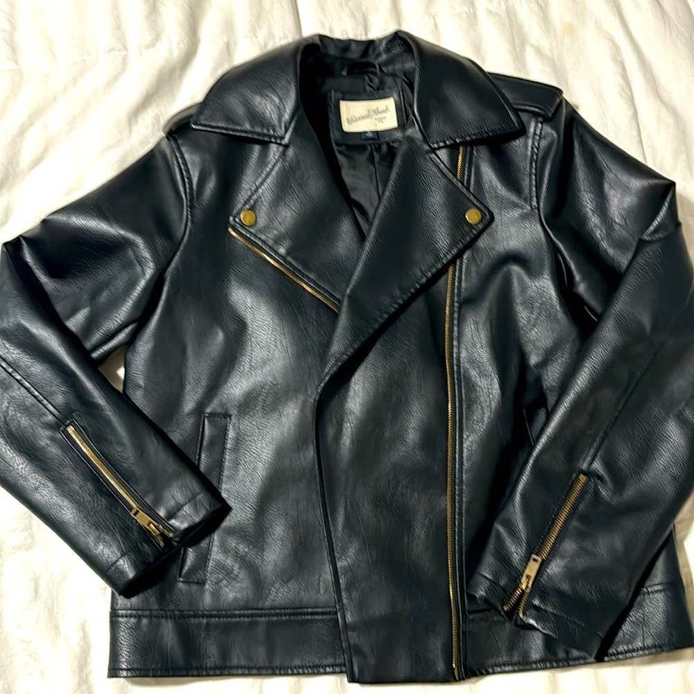 Women’s “looks like leather” Jacket